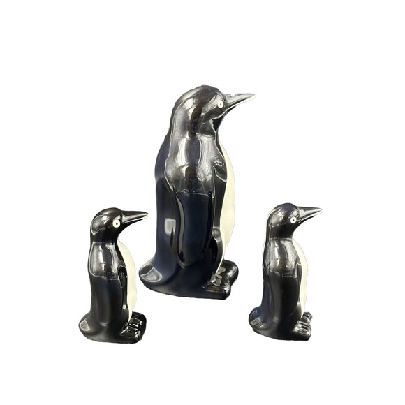 ELR Alcobaca Portugal Hand Painted Ceramic Penguin Figurines Family of Three - Picture 3 of 6